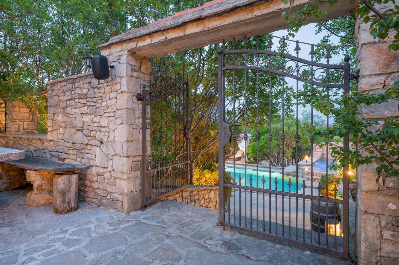 Nono Ban Hotel & Villa Gornji Humac المظهر الخارجي الصورة